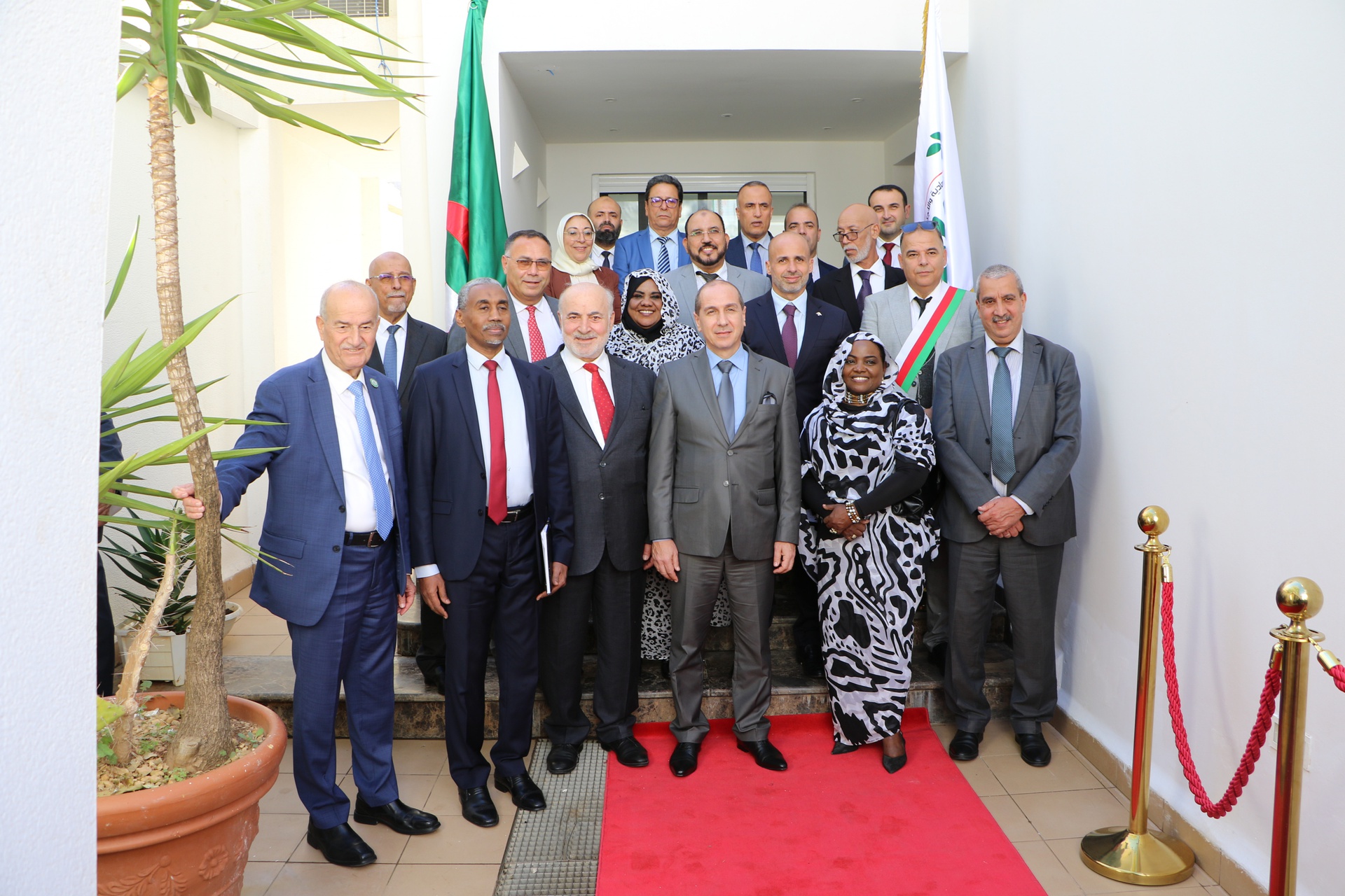 Inauguration du nouveau siège de l'Union des conseils économiques et sociaux arabes à Alger