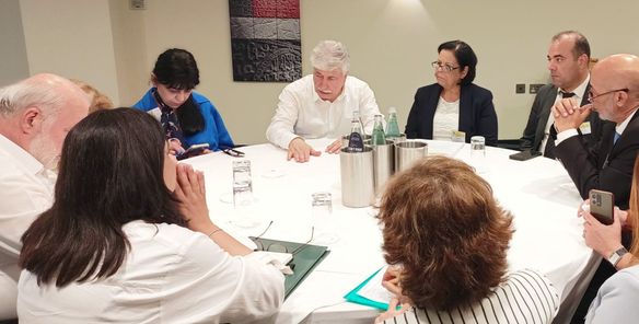 Rencontre des membres de l'Union des Conseils économiques et sociaux arabes et des organismes similaires en marge du Sommet euro-méditerranéen à Malte.